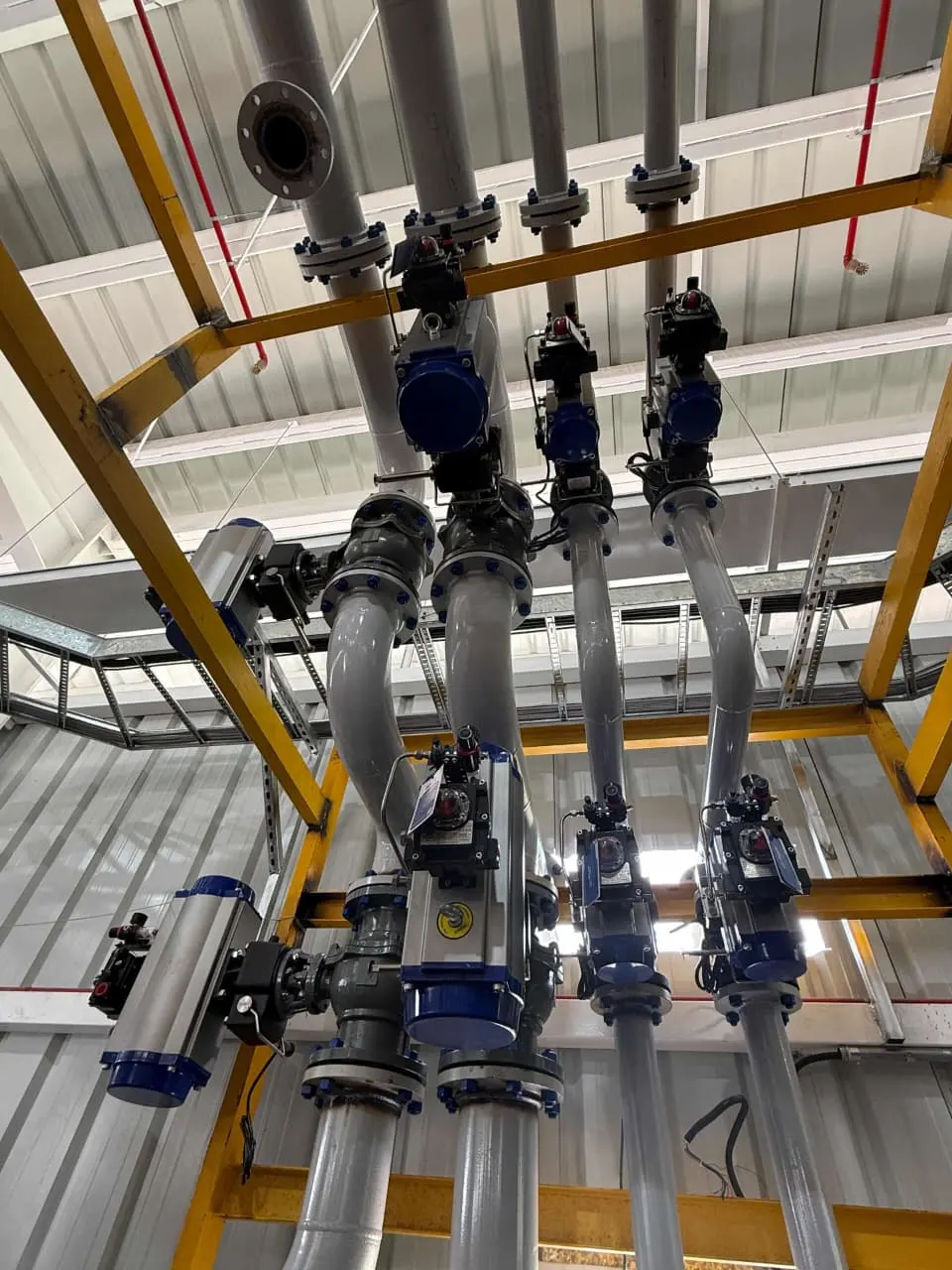 Ecuador Paint Manufacturing Plant Case: Pneumatic Actuated Flanged Ball Valve for Industrial Flow Control 3
