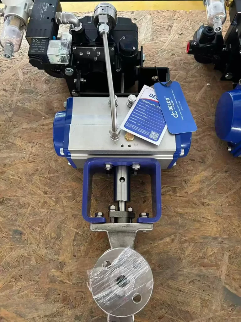 Pneumatic V-port flanged ball valve with positioner